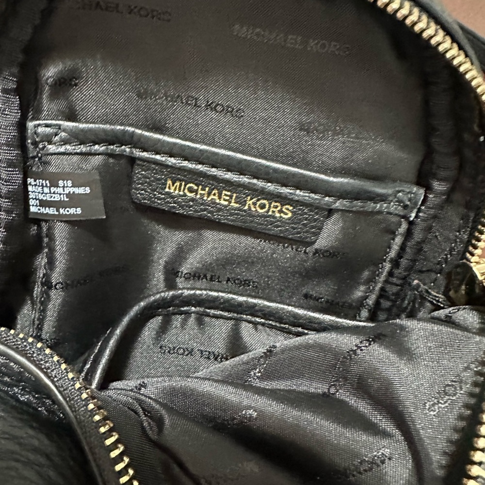 Michael Kors mini Rea backpack NWOT Michael Kors mini Rhea backpack NWOT - Picture 4 of 9